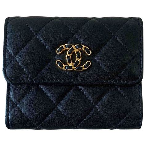 vestiaire chanel wallet.